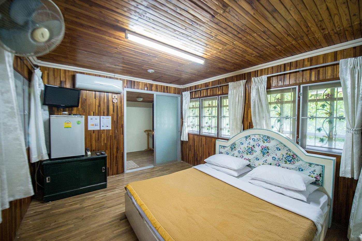 Poomvarin Resort Ban Wang Takhrai Zimmer foto